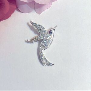 Elegant Silver Hummingbird Brooch